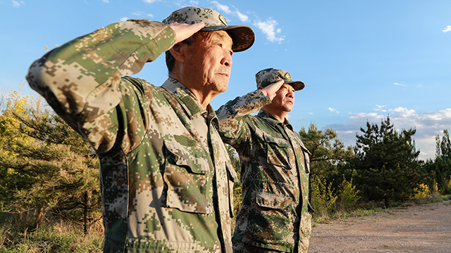 “立正！”將軍下達(dá)命令 百萬“雄兵”精神抖擻