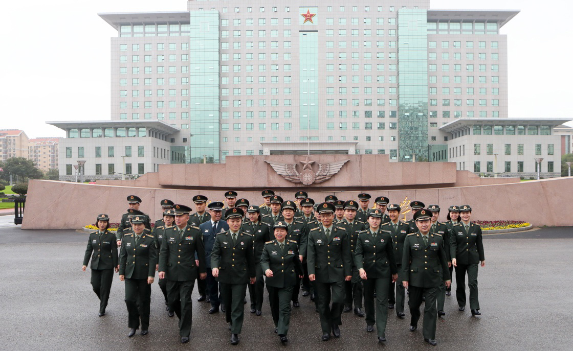 新時代聚力鑄魂育人的“播火者”——記陸軍工程大學(xué)“星火”理論宣講服務(wù)政治教員群體