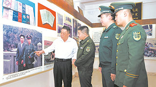 情暖軍烈屬丨軍地聯(lián)合給“新時期英雄戰(zhàn)士”李向群父母拜年